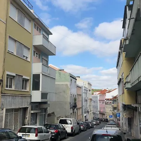Campolide Nest 71 * Lisbon